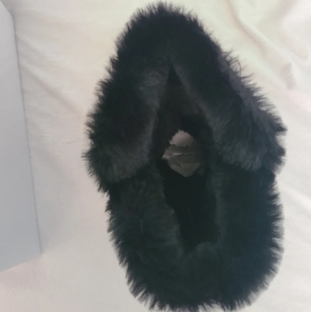 Girls size 2 winter boots NWB, faux fur lined, Olivia Miller girl brand